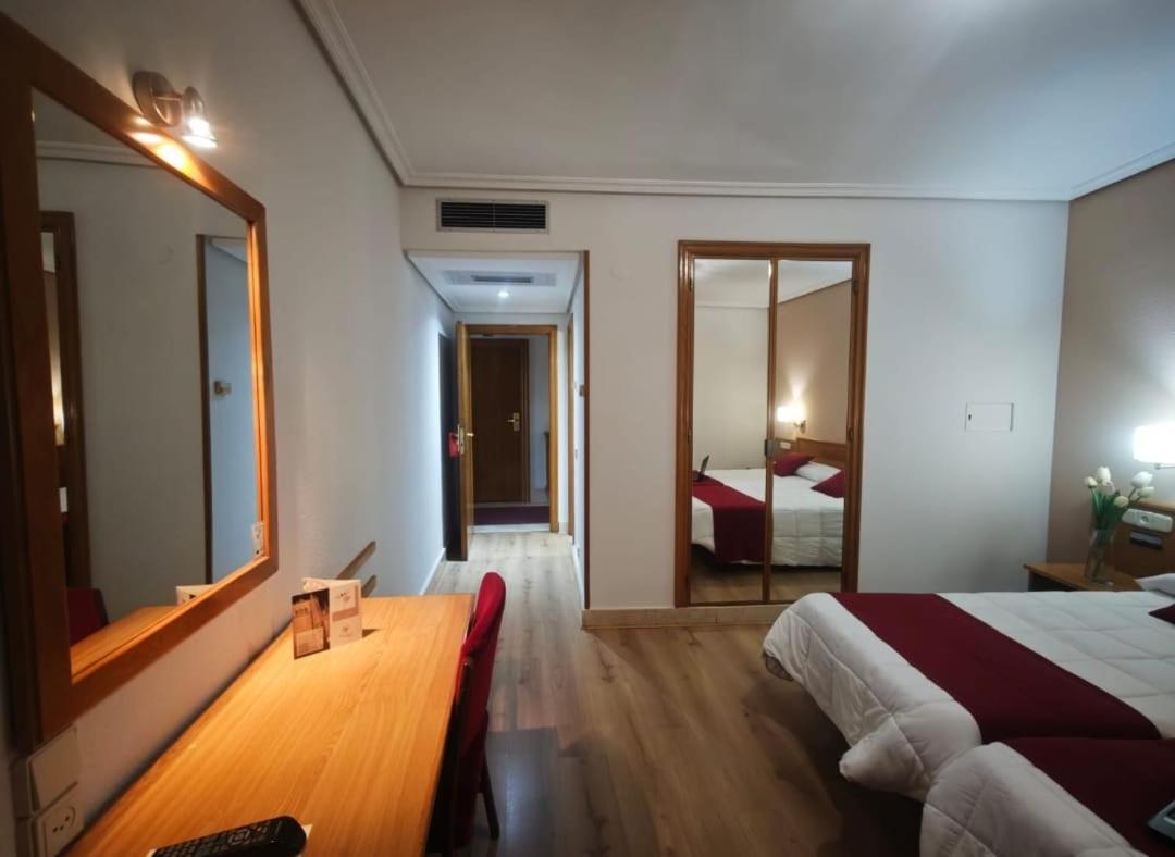 Hotel Helmantico Villares de la Reina Εξωτερικό φωτογραφία