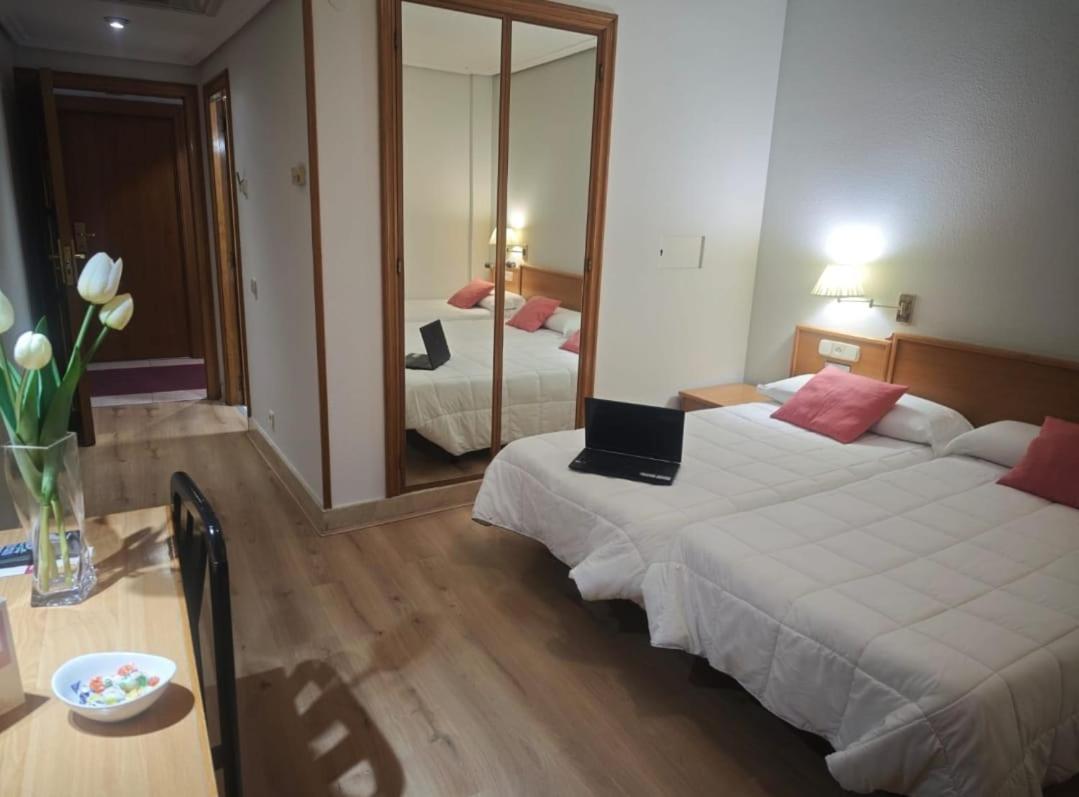 Hotel Helmantico Villares de la Reina Εξωτερικό φωτογραφία