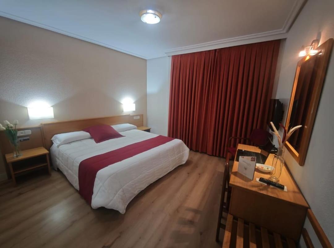 Hotel Helmantico Villares de la Reina Εξωτερικό φωτογραφία