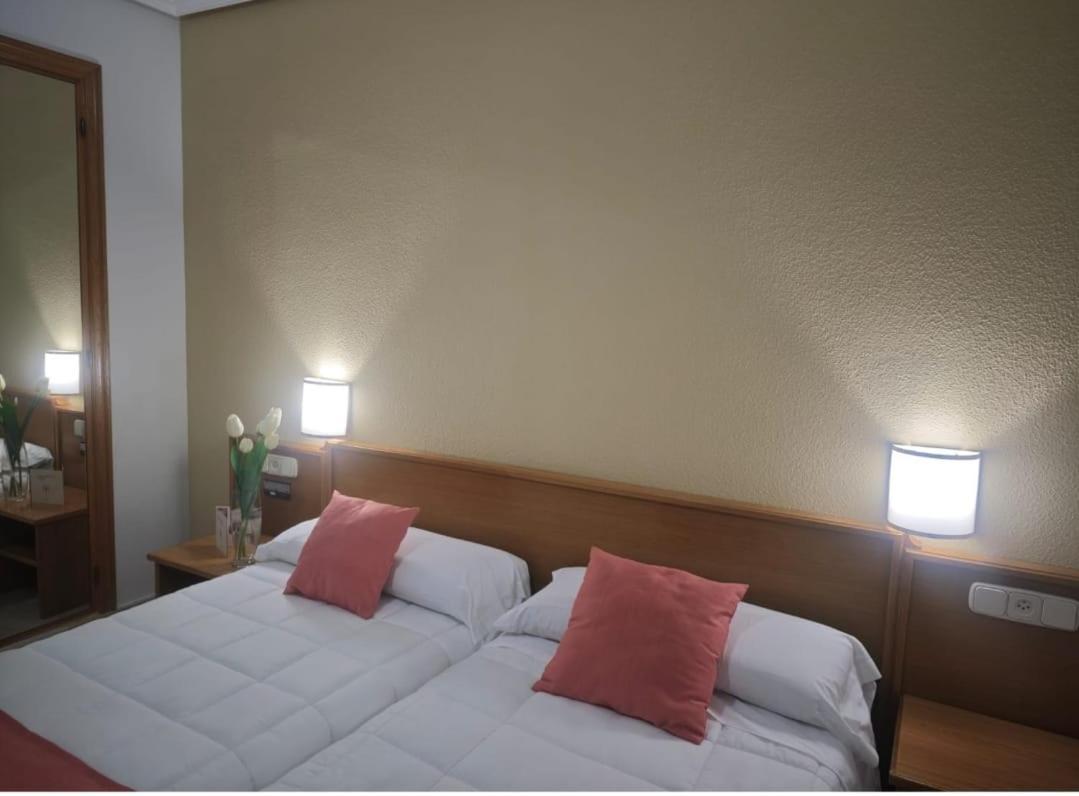 Hotel Helmantico Villares de la Reina Εξωτερικό φωτογραφία